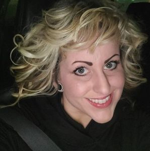 Meet your Posher, Desiree